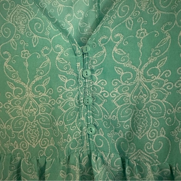 American Rag sleeveless women’s CS oversized pompom edges - Picture 4 of 8